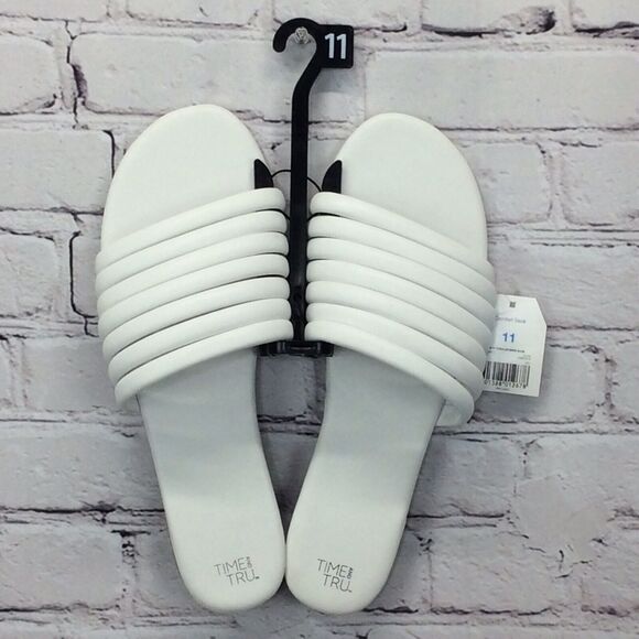 TIME & TRU Sandals Women’s Size 11 White Strappy Slides Beach Summer Cruise NWT - Picture 1 of 5